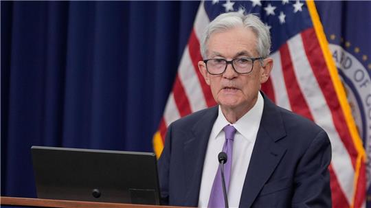 US-Leitzins erneut gesenkt – Powells Ausblick überrascht Die US-Notenbank Federal Reserve hat erneut den Leitzins gesenkt.