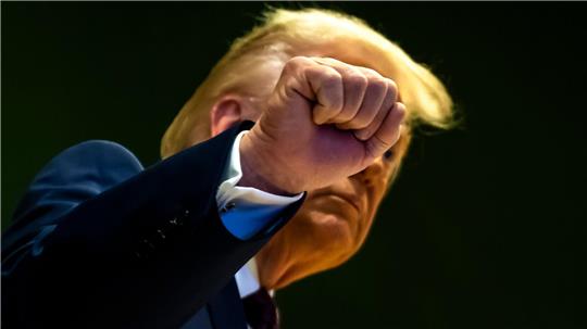 Die USA beobachten die Geschehnisse im Iran genau - sagt US-Präsident Donald Trump. 