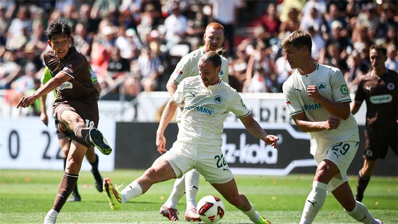 SpVgg Greuther Fürth trotzt FC St. Pauli Remis ab Die Überlegenheit nutzt dem FC St. Pauli gegen die SpVgg Greuther Fürth nichts.