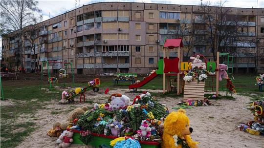 Die Ukraine will den Mord an neun Kindern und Jugendlichen nach einem russischen Raketenschlag vor den UN-Sicherheitsrat bringen.