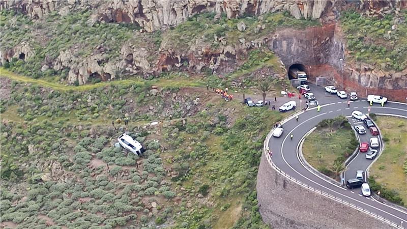 Die Ursache des Unfalls blieb vorerst unbekannt.