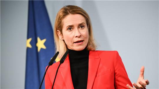 Die Verabschiedung des entsprechenden Gesetzes durch das israelische Parlament stelle einen schwerwiegenden Rückschritt gegenüber der bisherigen Praxis dar, teilte die EU-Außenbeauftragte Kaja Kallas mit. 