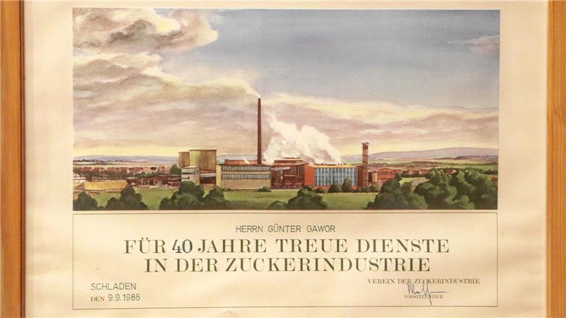 Wie die Zuckerfabrik bei den Schladenern Erinnerungen weckt Die Veranstalter vom Heimatkreis hatten beim Winterabend auch für die notwendigen Exponate gesorgt.