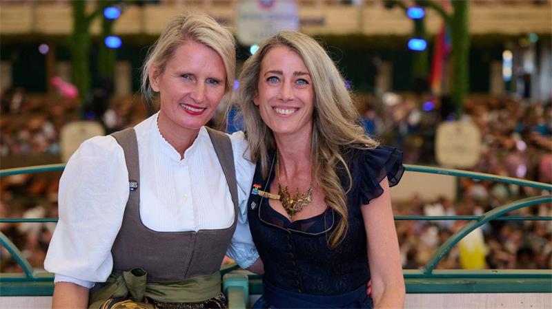 „Bier, Boobs, Brezn“ - Ein lesbisches Wiesn-Event Die Veranstalterinnen freuten sich über das große Interesse an ihrem Event.