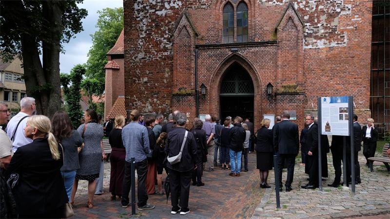 Die Veranstaltung findet in der St.-Wilhadi-Kirche statt.