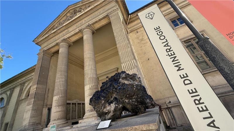 Golddiebstahl in Pariser Museum: Junge Frau festgenommen Die Verdächtigte wurde in Barcelona aufgrund eines europäischen Haftbefehls festgenommen.