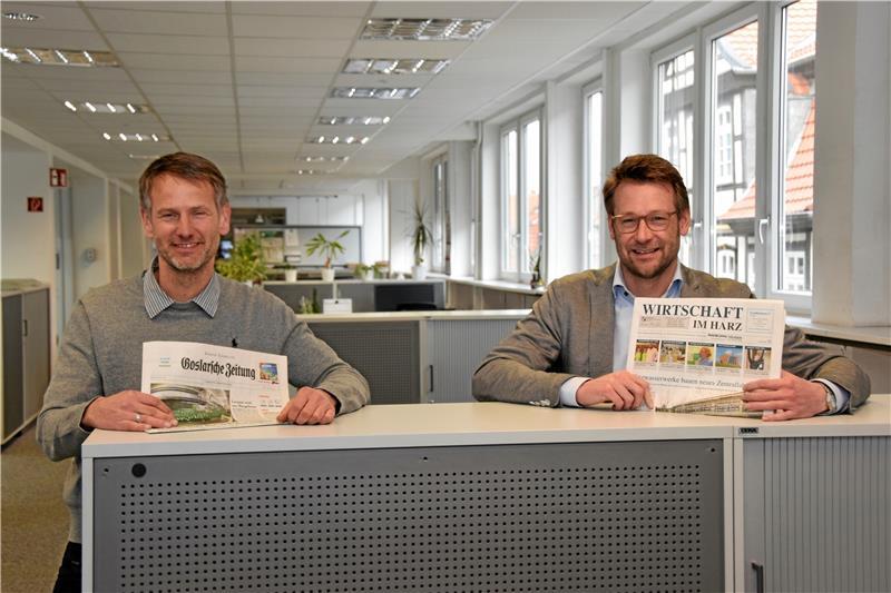 Die Verleger Klemens Karl Krause (l.) und Philipp Krause öffnen den Blick hinter die Kulissen in der Corona-Krise.  Foto: Kleine