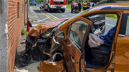 Die Verletzte wurde mit einem Rettungswagen ins Krankenhaus gebracht.