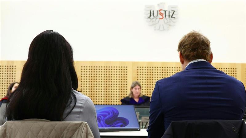 Zwölfjährige als „Hilfschirurgin“? Prozess um Schädel-OP Die Verteidiger der Chirurgen bestreiten den Vorwurf.