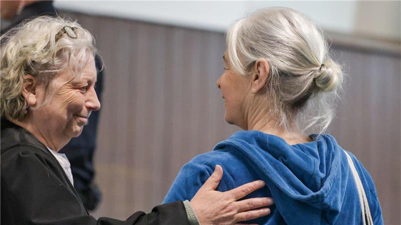 Die Verteidigung von Klette (rechts) hat Zweifel an einem Gutachten zu DNA-Spuren.