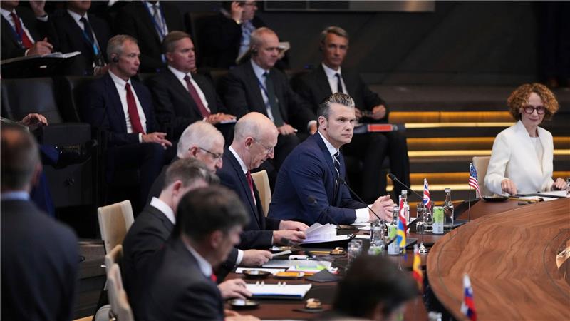 Nato beschließt größtes Aufrüstungsprogramm seit Jahrzehnten Die Verteidigungsminister der Nato-Staaten haben ein riesiges Aufrüstungsprogramm gebilligt.