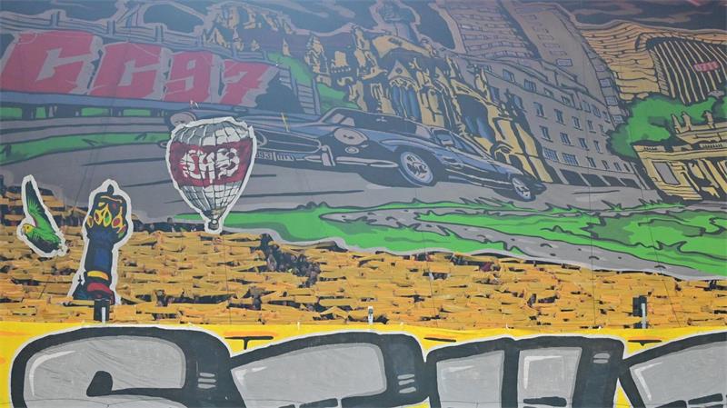 Trotz Überzahl: Starker VfB verpasst Sieg gegen Atlético Die VfB-Fans zeigten vor dem Spiel eine beeindruckende Choreographie.