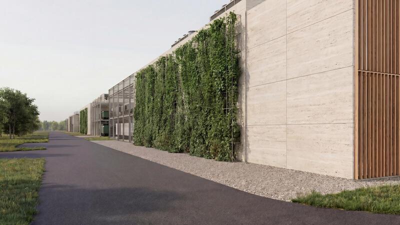 Moderne Gebäudefassade mit vertikalem Garten und angrenzendem Gehweg unter bewölktem Himmel.