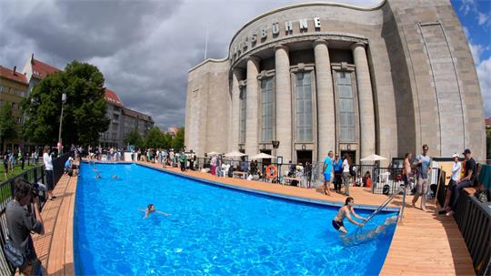 Die Volksbühne sagte die umstrittene Veranstaltung aus Sicherheitsgründen ab. (Archivbild)