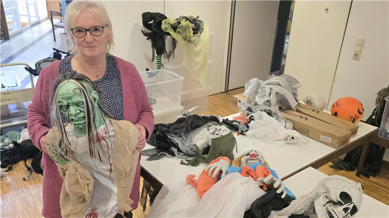 10 Jahre „Schelloween“: Grusel-Jubiläum in Oker Die Vorbereitungen für das Grusel-Spektakel laufen. Sabine Köroglu freut sich auf „Schelloween“.