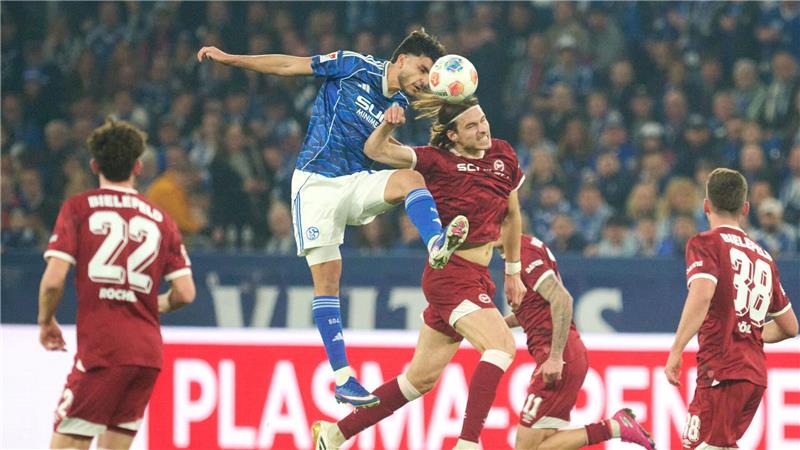 Die Vorlage zum 1:0 war ein Kopfball von Hasan Kurucay, der an der Latte landete.