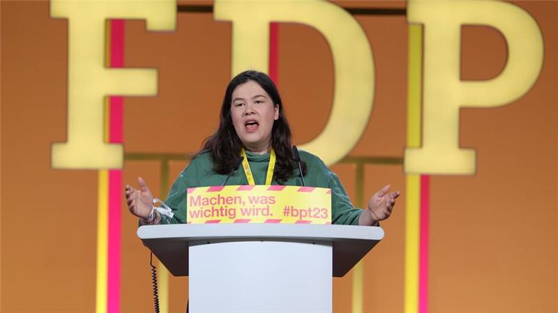 Junge Liberale fordern Nachbesserungen bei Rente Die Vorsitzende der Jungen Liberalen, Franziska Brandmann, fordert für die Themengebiete Haushalt, Wirtschaft, Außenpolitik und Rente Kursänderungen von der Bundesregierung.