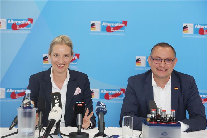 Die Vorsitzendend er AfD Alice Weidel und Tino Chrupalla.