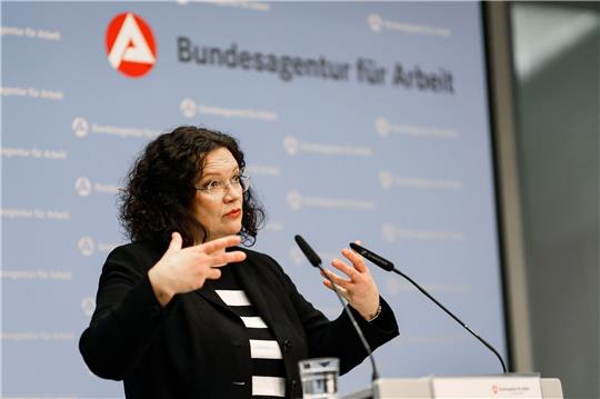 Die Vorstandschefin der Bundesagentur für Arbeit, Andrea Nahles, hat die Eltern von Schulabgängern zur Flexiblität bei der Beratung ihrer Kinder aufgefordert.