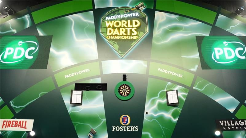 Titelverteidiger Littler nimmt Auftakthürde bei Darts-WM Die WM in London hat begonnen.