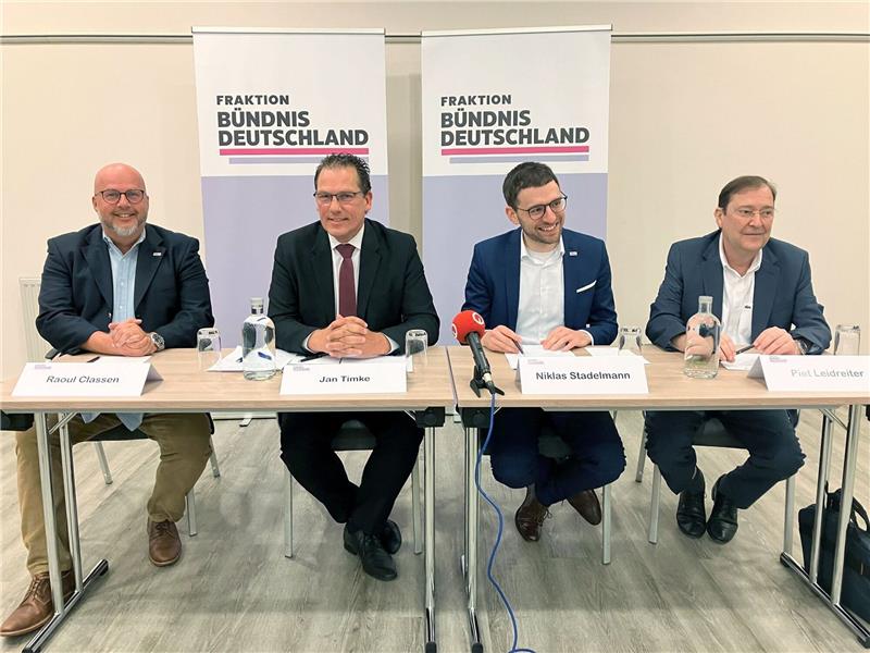 Die Wählervereinigung Bürger in Wut (BIW) wird zu Bündnis Deutschland und gibt dazu eine Pressekonferenz.
