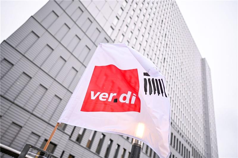 Verdi ruft zu Warnstreiks im Gesundheitswesen auf Die Warnstreiks im Öffentlichen Dienst gehen weiter. Nun hat Verdi angekündigt, welche Branche als nächstes dran ist.