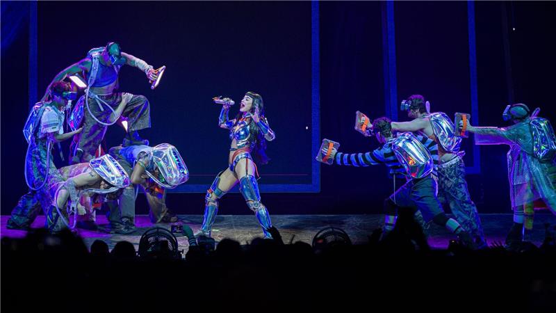 Die Welttournee „The Lifetimes Tour“ begleitet Perrys aktuelles und siebtes Studioalbum „143“, das schon im September 2024 erschien. 