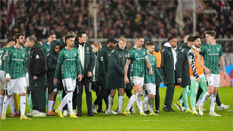 Werder-Trainer Thioune vor Heidenheim-Spiel: „Kein Endspiel“ Die Werder-Spieler gingen in den letzten Monaten zu oft als Verlierer vom Platz. (Archivbild)