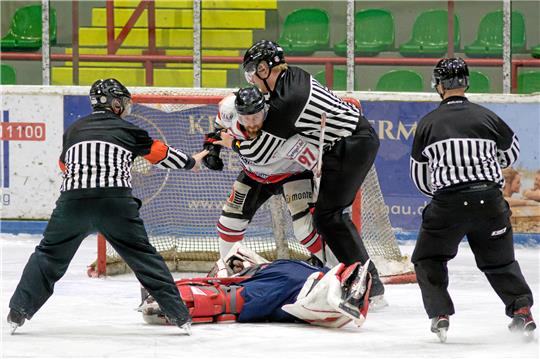 Die Weserstars Bremen sind in der Eishockey-Regionalliga Nord mal wieder schwer zu bändigen. Foto: GZ-Archiv
