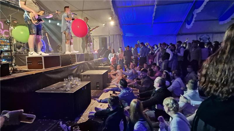 Die Wiesn Boys sorgen für die Stimmung auf der Sehusa-Wiesn.