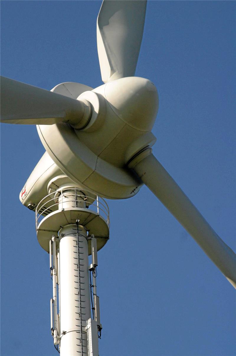 Die Windkraft soll ausgebaut werden, auch auf Freiflächen in Wäldern, fordern die Grünen. Doch die Möglichkeiten scheinen begrenzt zu sein, darauf weisen die Landesforsten hin. Foto: Archiv