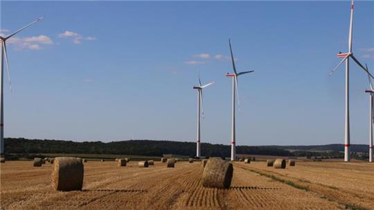 Die Windräder im Windpark Beuchte haben viel zu oft Stillstand, so das Empfinden der Bürger.
