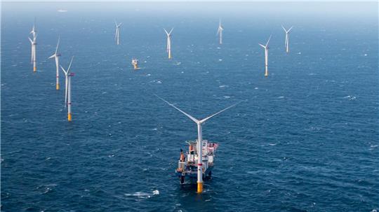Die Windräder in der Nord- und Ostsee weisen inzwischen eine Leistung von 10,2 Gigawatt auf. (Archivbild)