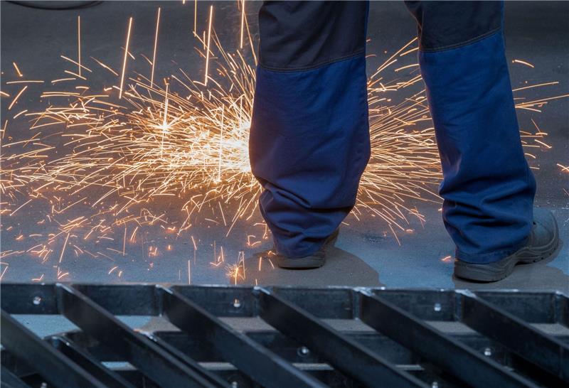 Die Wirtschaftsweisen veröffentlichen ihre neue Konjunkturprognose für das laufende und das kommende Jahr.