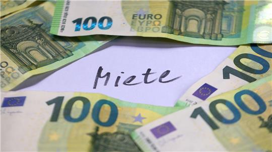 Die Wohnkosten verschlingen in Niedersachsen einen immer größten Teil des Haushaltseinkommens. (Symbolbild)