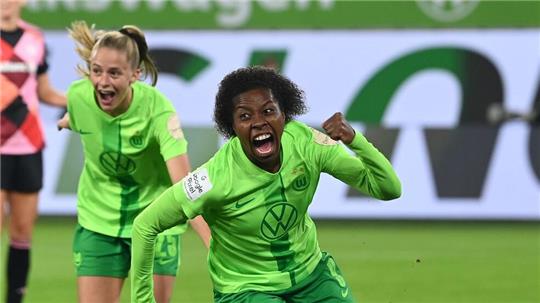 Die Wolfsburgerin Lineth Beerensteyn erzielte in ihrem 100. Bundesliga-Spiel das 1:0 gegen Jena.