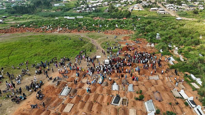 Schon mehr als 2.000 Ebola-Tote im Kongo Die Zahl der Ebola-Toten im Kongo steigt rapide - fast jeder zweite Patient stirbt an dem gefährlichen Fieber. (Archivbild)