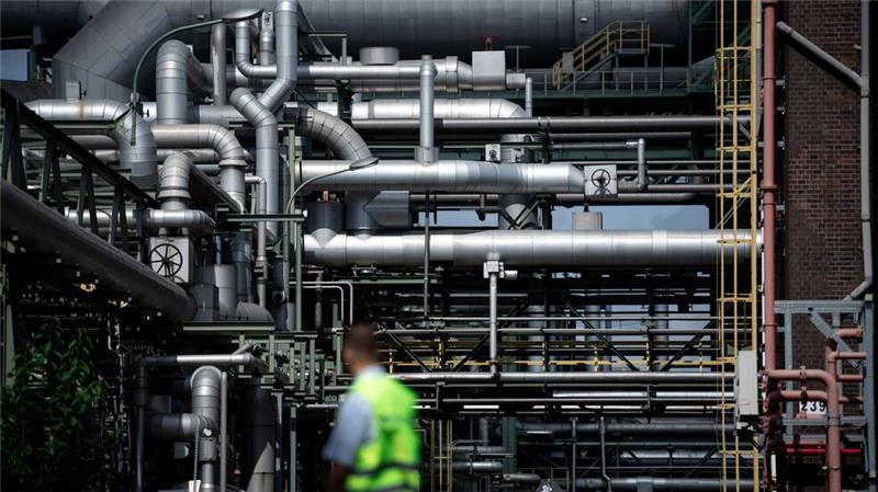 Die Zahl der Gründungen in der Industrie sinkt stark, vor allem in forschungsintensiven Branchen wie Chemie (Archivbild)