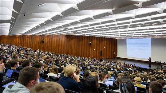 Die Zahl der Studiengänge ohne Zugangsbeschränkungen steigt in Deutschland weiter an. (Archivbild)