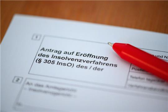 Die Zahl der beantragten Regelinsolvenzen sank im Januar 2023 wieder, nachdem sie zuvor gestiegen war.