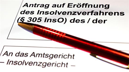 Die Zahl der insolventen Unternehmen mit einem Jahresumsatz von mindestens 50 Millionen Euro steigt einer Untersuchung zufolge weiter. (Symbolbild)