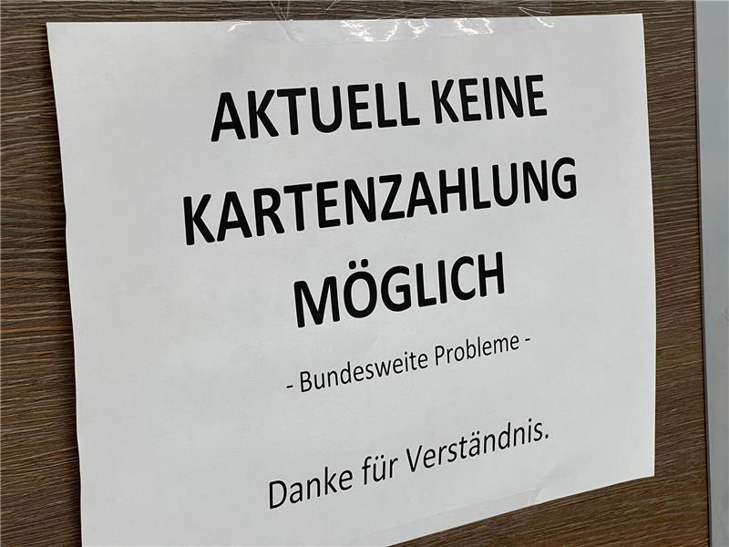 Kartenzahlungen zeitweise nicht möglich Die Zahlung per Giro- oder Kreditkarte in Deutschland ist nach Angaben von Zahlungsdienstleistern bundesweit gestört (Symbolbild/Archivbild).