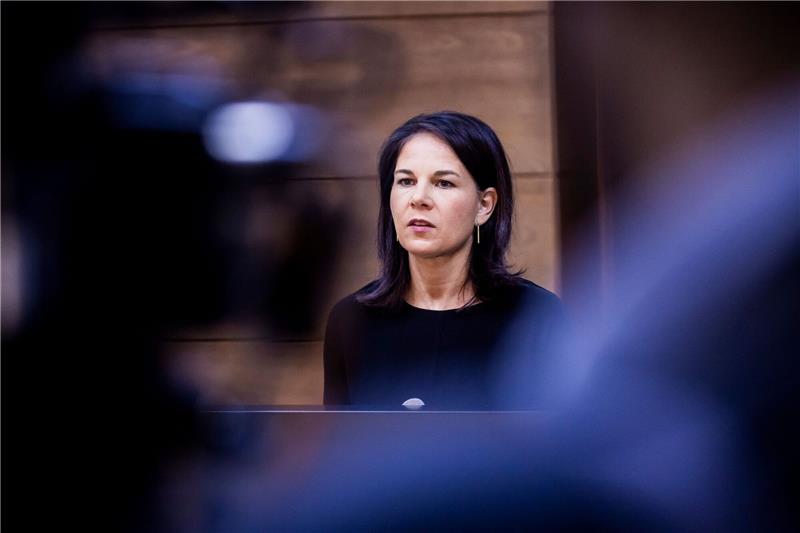 Baerbock: Neuwahl-Vorstoß ist parteipolitisches Spielchen Die Zeiten seien zu ernst für parteipolitische Spielchen, findet Annalena Baerbock.