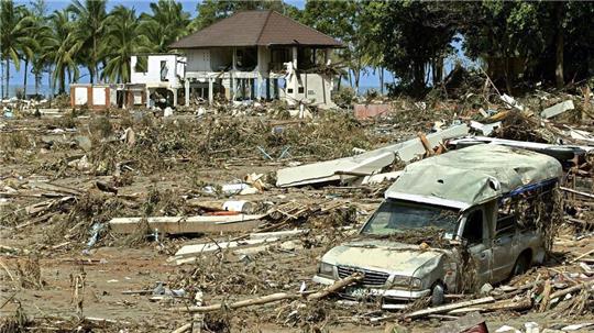 Die Zerstörungen durch den Tsunami waren gewaltig - auch in der beliebten Urlaubsregion Khao Lak in Thailand. (Archivbild)