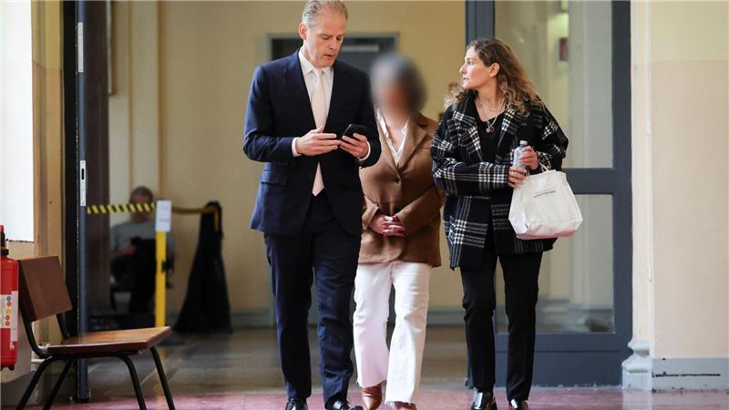 Die Zeugin (Mitte) hatte sich mit Christina Block angefreundet.