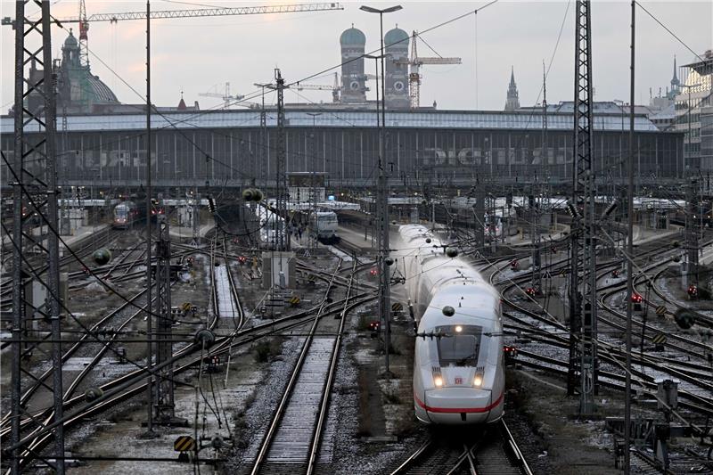 DB-Pünktlichkeit: Schlechtester Wert seit acht Jahren Die Züge der Deutschen Bahn sind nicht immer pünktlich.