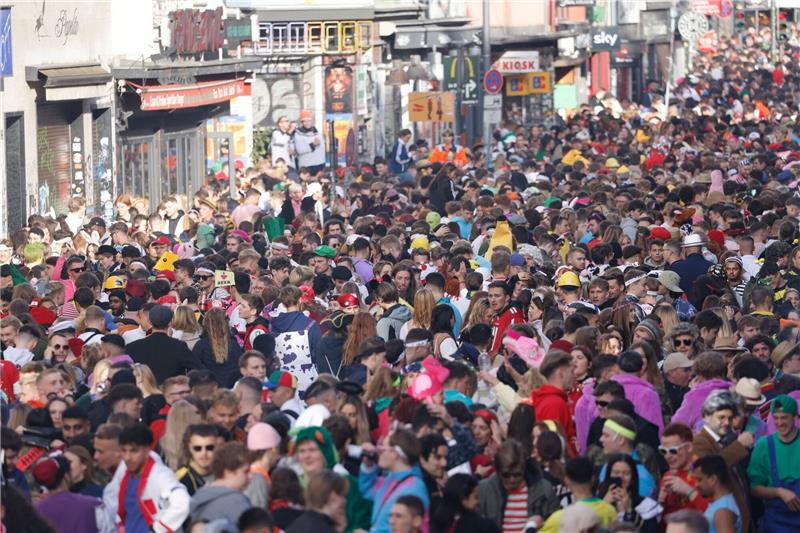 Köln erwartet Massenandrang zum 11.11. Die Zülpicher Straße in Köln am 11.11.2022.
