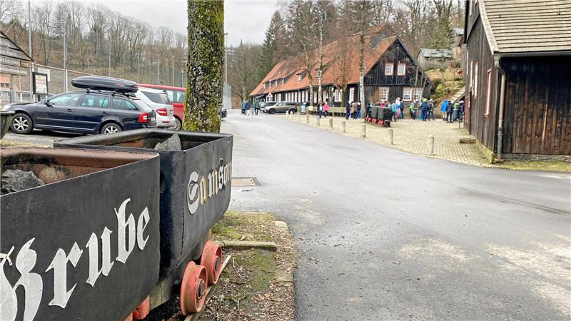 Grube Samson: So soll das Bergwerksmuseum im Harz grüner werden Die Zufahrt zum Weltkulturerbe Grube Samson in St. Andreasberg soll künftig den Blick auf den Gaipel lenken.