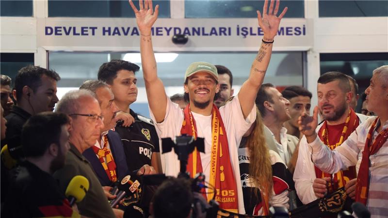 Transfer perfekt: Sané wechselt vom FC Bayern nach Istanbul Die Zukunft von Leroy Sané ist geklärt: Er spielt jetzt für Galatasaray Istanbul.
