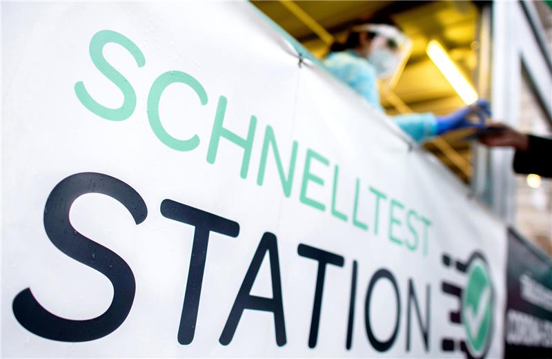 Pandemie: Niedersachsen legt einen Corona-Fahrplan vor Die aktuelle 7-Tage-Inzidenz bei den Neuinfektionen gab Ministerin Daniela Behrens gestern mit 304 an. Foto: Dittrich/dpa
